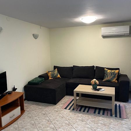 Green Central Apartment Varna Ngoại thất bức ảnh