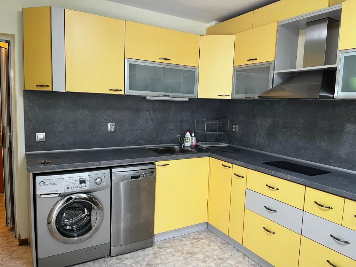 Green Central Apartment Varna Ngoại thất bức ảnh
