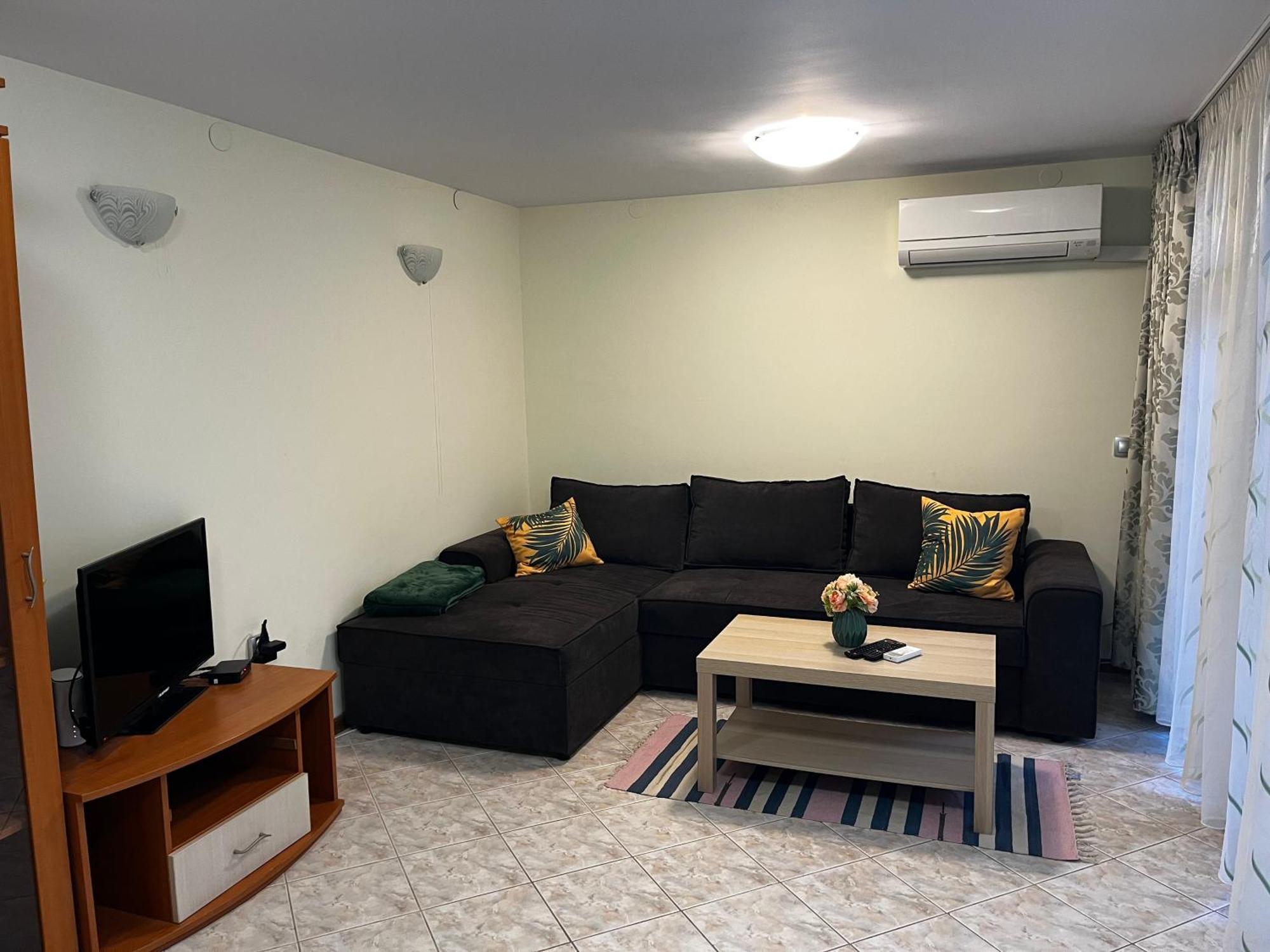Green Central Apartment Varna Ngoại thất bức ảnh